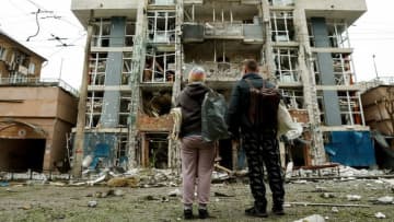 ロシアによる民間人への空爆テロ、専門家は「勝利を装うため」