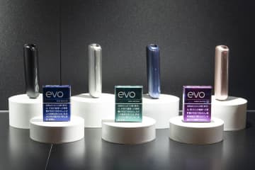JT、1回の喫煙時間を選べる「Ploom AURA」と新たばこスティック「EVO」