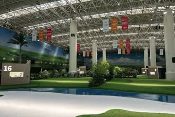 シミュレーションのマシンが18台！ 規模がケタ違いの中国のインドアゴルフ施設『CITY GOLF』にあんぐり
