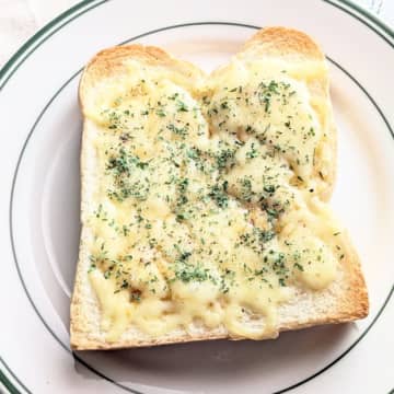 【コンソメ×マヨが神だった】「こんなチーズトースト知らなかった。」100枚食べたくなるレシピ♪