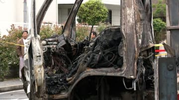 【中継】「急にドカーンと爆弾が落ちたくらいの音が…」工事現場の爆発火災で10人ケガ・建物38棟に被害　東京・江戸川区