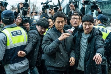 「拷問・横領・冤罪・誤捜査」韓国警察の不祥事と世論を動かす実録映画＆フィクションならではの大胆クライム劇