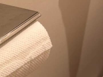 小学生の後にトイレに入ると？　予想外な光景に「めっちゃ笑った」「センスの塊」