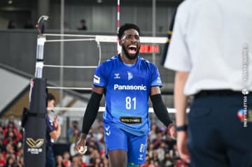 大阪Ｂが1年目から大活躍のロペスを含む4選手と契約更新！
