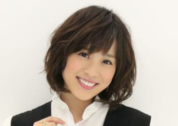 「まるでJK」北乃きい34歳、パーカー＆ミニスカコーデが「若すぎる」「10代」