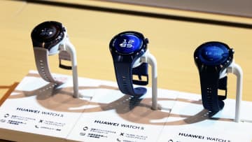 指1本で健康測定できる！ 精度も高めな新スマートウォッチ