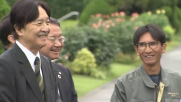 秋篠宮さまがクマの巨大な園芸アート視察　「日本植物園協会」大会に出席　静岡県訪問