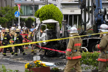 工事現場で爆発、10人軽傷　30棟超被害、東京・江戸川