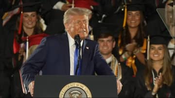 アメリカのトランプ政権「留学生に対するビザ面接を一時停止の指示」　現地メディア