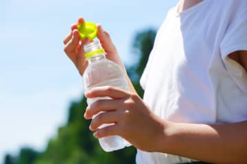 中身が入っているペットボトル…放置すべきではない理由4選 いつまでに飲みきるべき？