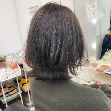 その髪型、"老け見え"かも！？→【40・50代】メリハリある「レイヤーカット」で若見え♡
