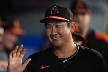 巨人ファンが泣くしかない懐かしの人物「ボロ泣きです」　菅野智之の肩を抱き…「エモすぎる」