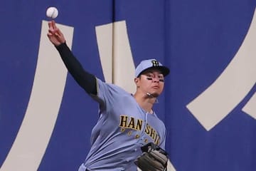 阪神ファンが笑うしかない“超強肩”に衝撃「これはエグすぎ」　不慣れなはずが…「恐ろしい男」