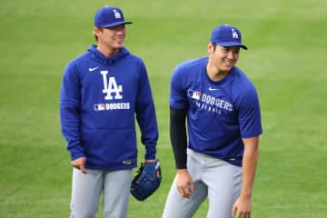 大谷翔平がオールＭＬＢチームＤＨ部門で３か月連続ファーストチーム　山本由伸は先発投手部門で選出