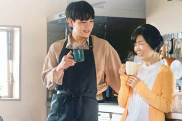 映画『富士山と、コーヒーと、しあわせの数式』JO1豆原一成＆市毛良枝、同じ大学に通う祖母と孫の物語