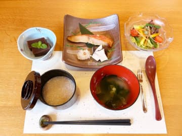 静岡県伊東市のファスティングホテル「アイウェルネス伊豆高原」　伊豆の名産、金目鯛と旬の食材を合わせた“夏メニュー”開始