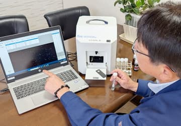 細菌類の繁殖状況を“見える化”　食中毒が起これば、ネガティブなイメージ浸透→信頼回復や再発防止に莫大な時間と費用　「普段の予防対策が極めて重要」　飲食店などの衛生管理、導入支援　埼玉・鴻巣のアートクリーン