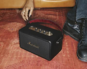 マーシャル、50時間の再生が可能なBluetoothスピーカー「Kilburn III」。独自の全方位サウンドも採用