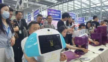 中国初のAI端末展が深センで開幕