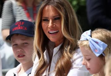 トランプ大統領のハーバード大学たたき「バロン氏不合格説」をメラニア夫人が否定