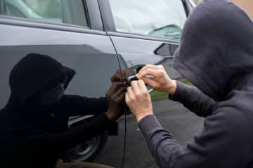 『盗まれやすい車』ランキングトップ3　共通する特徴や主な手口とは