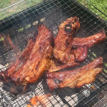 【スペアリブにこのたれ漬けて焼いてみて】「え、なにこれ最高…！」取り合いになるレベルの絶品BBQレシピ