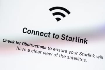 マスク氏、iPhone衛星通信をめぐりアップルと衝突か。Globalstarにも法的圧力