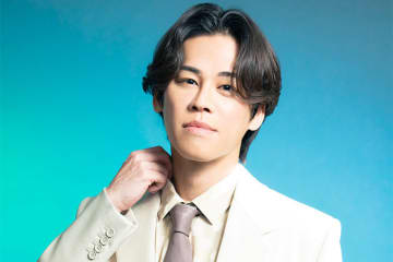 “歌謡界のファッションリーダー”伊達悠太、7月9日発売の新曲『逢えなくていいから』の新ビジュアルを解禁！　本人コメント到着