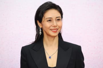 『あんぱん』登美子、登場5秒で浮かび上がった“疑惑”　OPクレジットに「ずっと怖い」