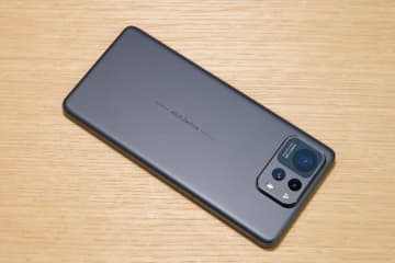 【Hothotレビュー】バリバリのAI機能&ハイエンドにふさわしいパフォーマンス。そんなスマホのZenfone 12 Ultra