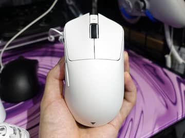 人気エルゴ形状の8K対応ゲーミングマウス「Teevolution Terra PRO」が近日入荷