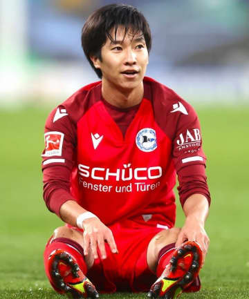 奥川雅也にじっくり訊く。最も衝撃を受けた選手は？“古都のネイマール”の愛称どう思う？ブンデス２戦目の対峙相手がとんでもなかった「こんな選手いるんや！」【直撃インタビュー】