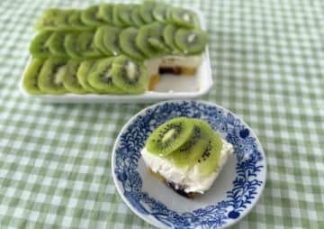 混ぜて冷やすだけ！ヨーグルトでさっぱり「キウイレアチーズケーキ」