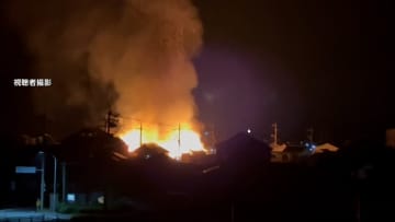 住宅密集地で火事4棟全焼…焼け跡から1人遺体　火元の住宅に1人暮らしの男性と連絡取れず　鳥取・大山町