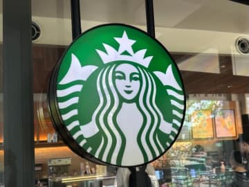 【スタバ新作】異国感漂うマンゴー主役のフラペチーノ、「ホイップ追加」でまろやかさをアップさせて飲むのがオススメ！