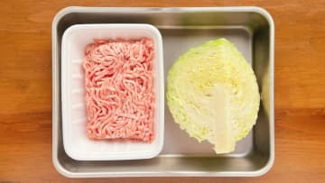 重ねてチンするだけ！作り置きにもなる「豚ひき肉」のおいしい食べ方
