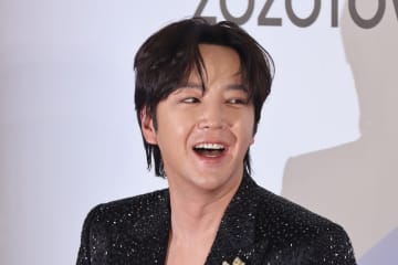 チャン・グンソク　大ファンの韓国ガールズグループと対面「実は恥ずかしいんですけど…」