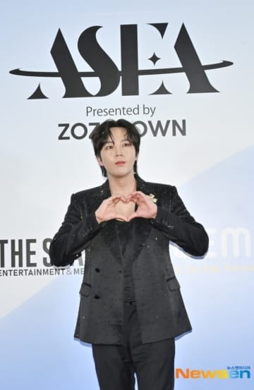 【PHOTO】チャン・グンソク、日本開催「ASEA 2025」のレッドカーペットに登場