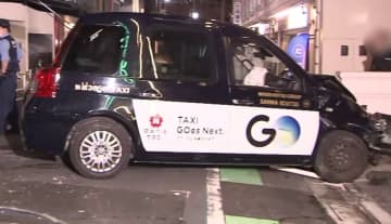 「突然、ガガガガグワーン！」タクシーが坂と階段“60m”転落…高齢運転手が方向転換しようとして運転誤る　東京・代官山