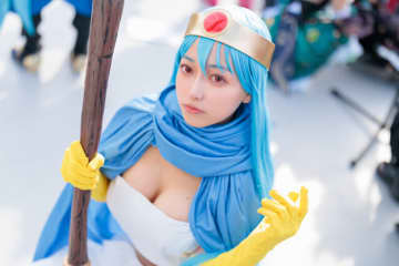 【コスプレ】勇者や賢者、天使まで歴代ナンバリングキャラが勢揃い！「ドラクエの日」美女コスプレまとめ【写真42枚】