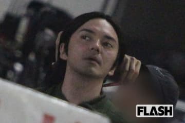 【第2子誕生】林遣都、大島優子の「大切な人との別れ」も献身サポート…“パートナー” 田中圭の不倫疑惑で際立つ「家族ファースト」