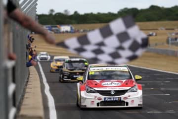 フォード・フォーカスST艦隊が連勝も、伏兵ヴォクスホールの有望株が待望の初優勝／BTCC第3戦