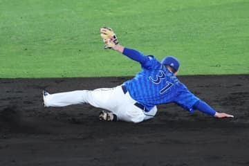 佐藤輝明も驚き…衝撃美技が「神なのかな」　“青忍者”に甲子園悲鳴「えっぐい」
