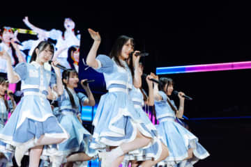日向坂46の5期生が初のパフォーマンス！個性あふれる特技＆フレッシュな魅力で会場を揺らす