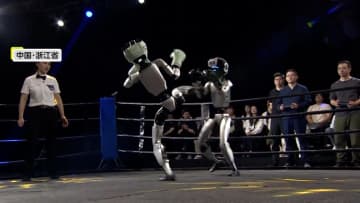 “世界初”ロボット同士の格闘技大会　国を挙げて人型ロボット開発進める…サッカーやバスケットの試合も開催予定　中国