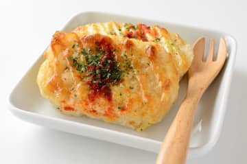 ロバート馬場 考案”最強お酒のお供”『焼きポテト』の作り方を公開！”新ジャガ”を潰して焼くだけ…簡単・絶品レシピに主婦も大絶賛「めっちゃ簡単やし、お安く出来る」「潰して焼く発想はなかったなぁ～」