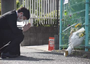 「事件を風化させない」　川崎・登戸殺傷6年　現場で早朝から献花、カリタス小では追悼ミサも