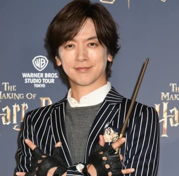 DAIGO、妻・北川景子のポスターの真似をする⇒本人から一言リプライがあり、ファンほっこり