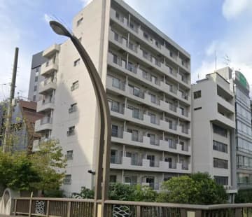ブルーハイツ茅場町 2階｜「茅場町」駅徒歩2分。「東京」駅徒歩圏内。11路線利用可能で交通アクセス抜群の好立地。100㎡超、陽当たり良好な3方角部屋