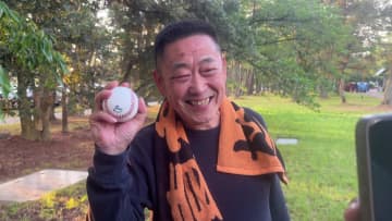 「キター！！と思いました」プロ通算11万本目の記念ボールを場外の巨人ファンがキャッチ